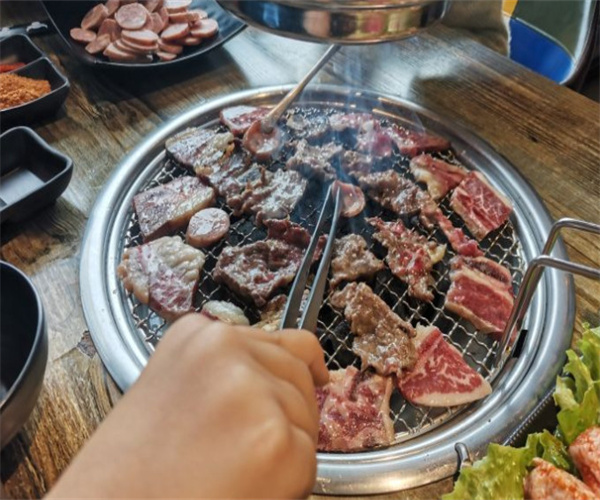 王氏特色烤牛肉加盟费