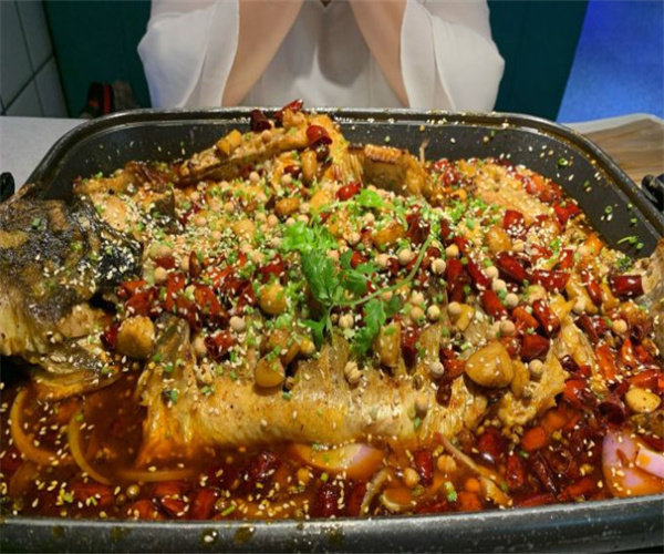 跃焱季秘制烤鱼加盟费