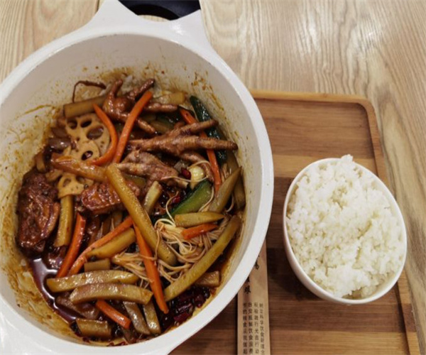 爱的锅三汁焖锅加盟费