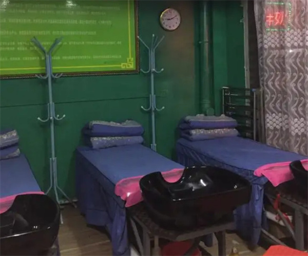 宫健飘中草药洗头加盟费