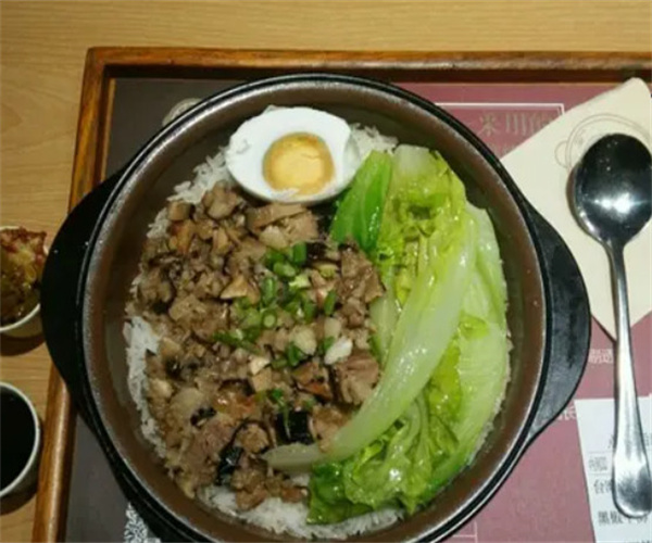 米味饭道煲仔饭