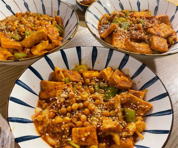 撒椒新疆炒米粉加盟费