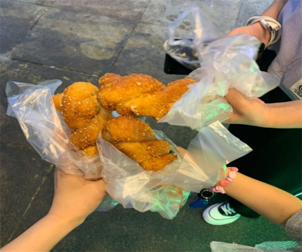 耐诗麦酸奶大麻花加盟