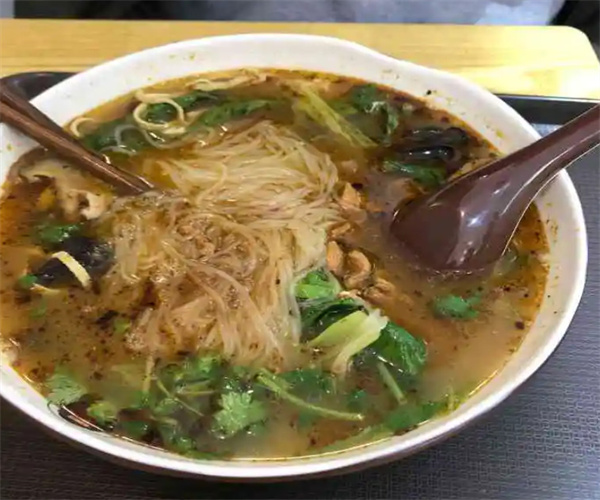 巧吴姐鲜汤米线加盟