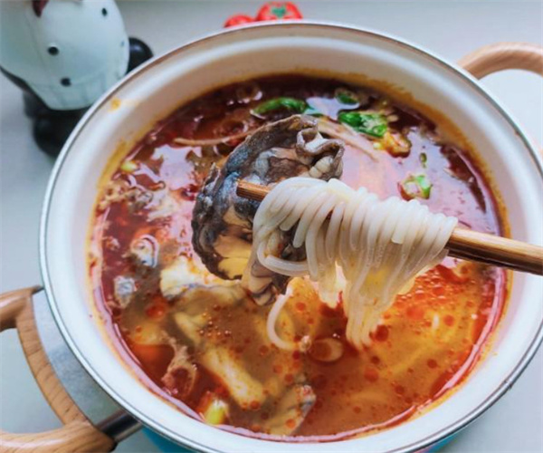莉姐馄饨和乌鸡米线