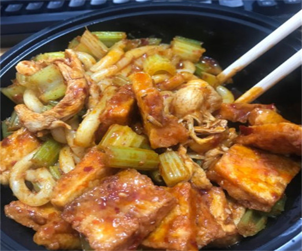 一城一粉新疆炒米粉加盟费