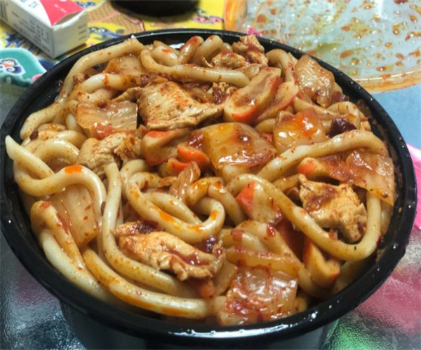 傲小椒新疆炒米粉加盟费