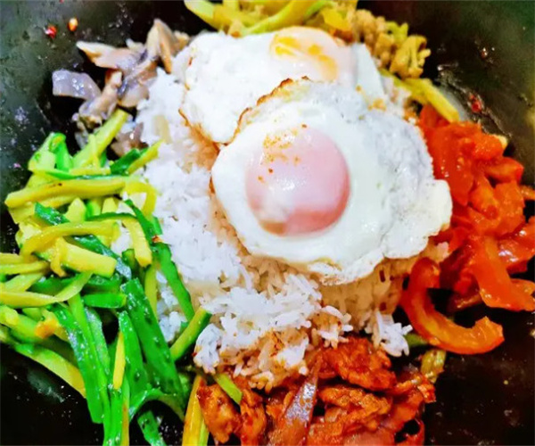 确食火香嫩五花肉拌饭加盟