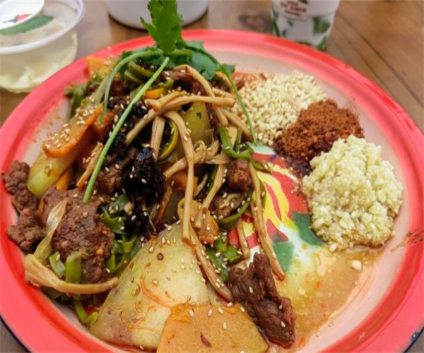 虎霸霸盘盘麻辣烫加盟费