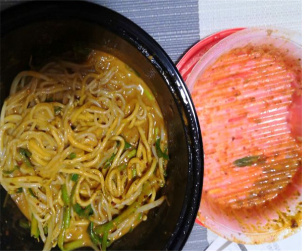 禾小可麻酱米线加盟费