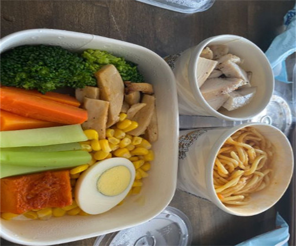 鲨鱼菲特轻食加盟费