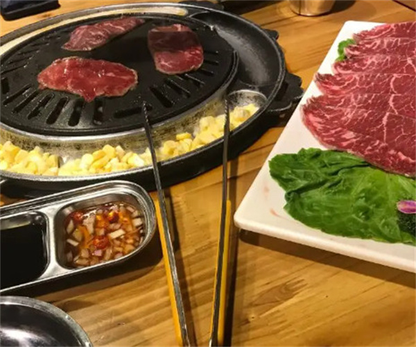 碳百年烤肉加盟费