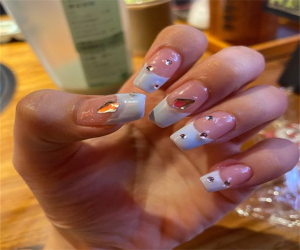 尤米一站式美甲加盟