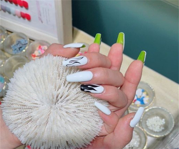 尤米一站式美甲加盟