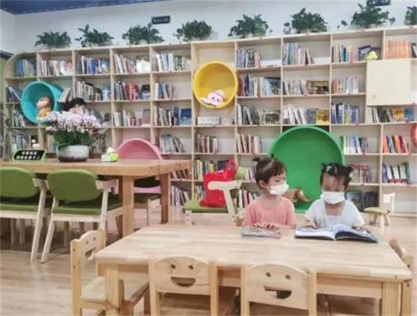 毛毛虫童书馆加盟