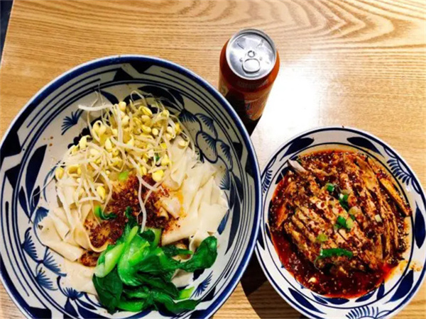 【零贰玖油泼面加盟】开店加盟零贰玖油泼面，你就是土豪！