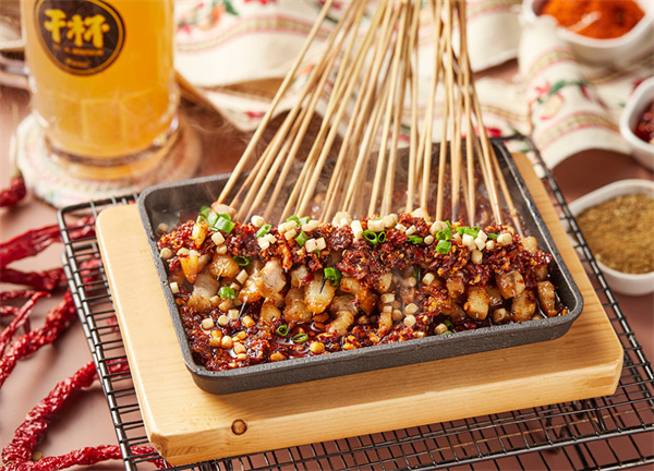 木屋烧烤加盟_看木屋烧烤加盟的开店要求！