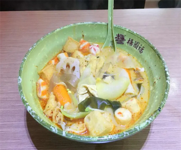 杨国福麻辣烫加盟费是多少？