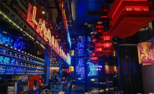 【辣斗辣火锅加盟】开店加盟辣斗辣火锅，轻松实现财务自由！