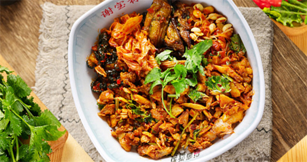 谢宝林烤肉拌饭加盟，加盟谢宝林烤肉拌饭赚钱很简单！