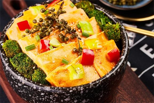 食趣石代石锅饭加盟费