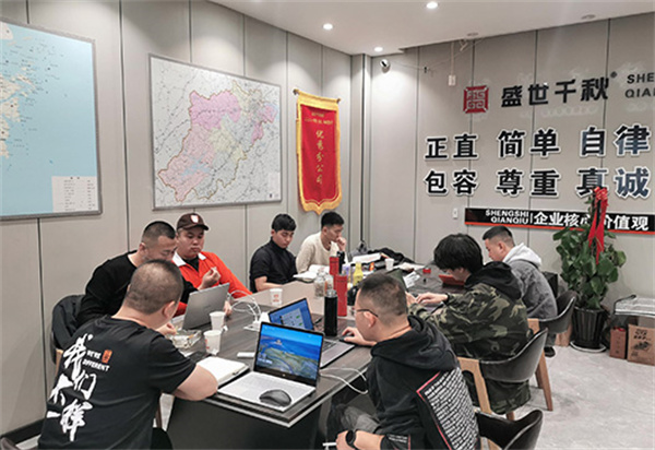 张亮麻辣烫加盟费是多少钱？