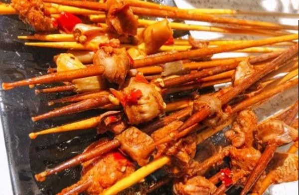 钢管厂五区小郡肝火锅串串香加盟