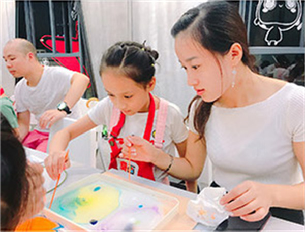 童画美术加盟，加盟童画美术，梦想成为现实！