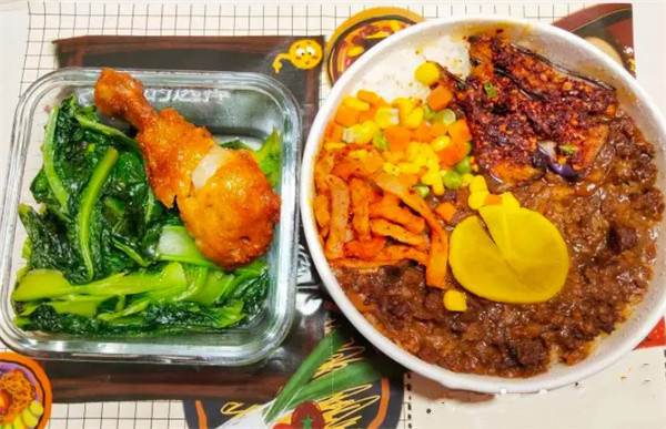 汤小鲜和范小满加盟