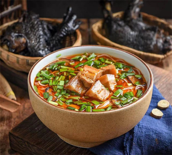 老灶婆乌鸡米线加盟