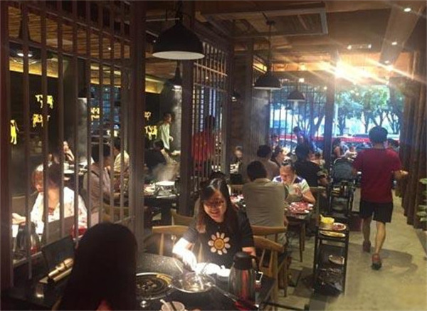 八合里牛肉火锅加盟