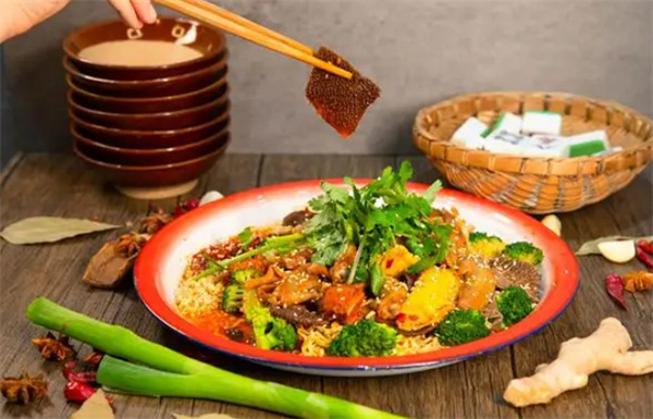 熊猫盘盘麻辣烫加盟