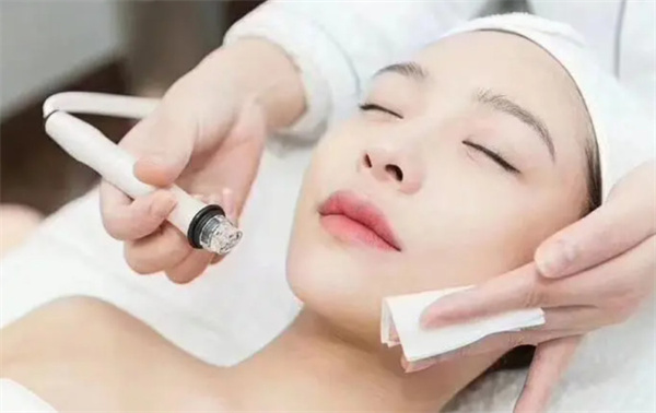 镜面皮肤管理加盟费要多少？