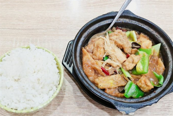 速味居黄焖鸡米饭