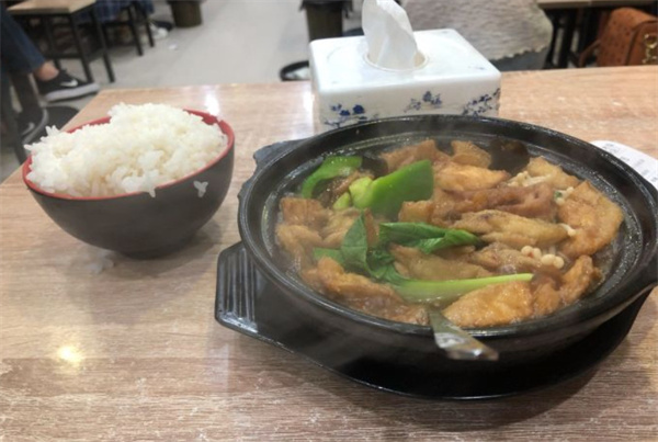 速味居黄焖鸡米饭
