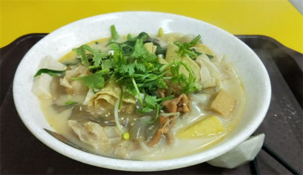 滋麻官麻辣烫