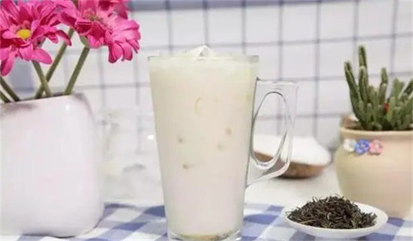 初涩茶饮加盟费