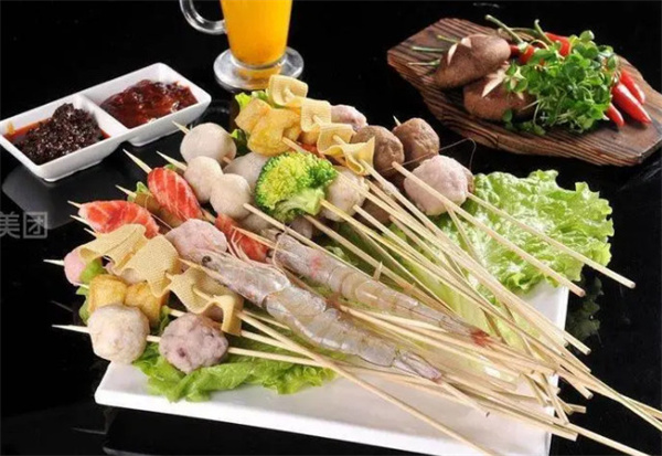 尊品味小郡肝串串香火锅加盟费