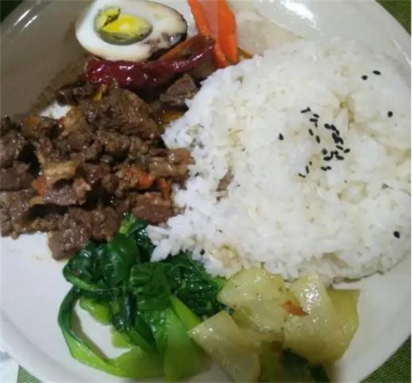 哈少牛肉饭加盟
