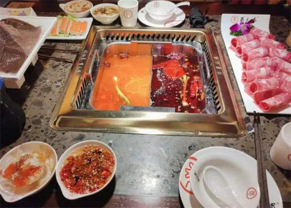 亿牛九鼎火锅加盟费