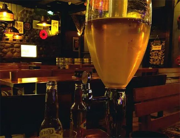 helens酒吧加盟