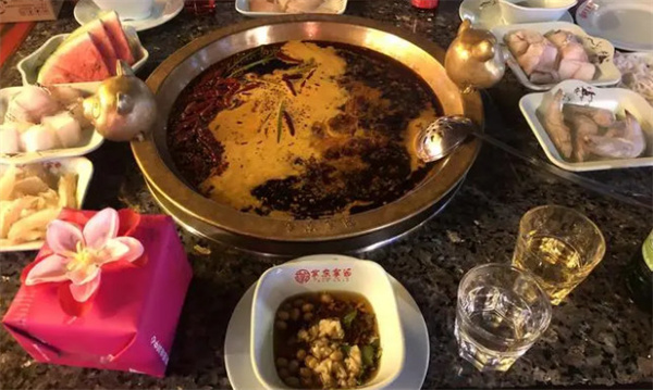 拿东拿西火锅加盟费