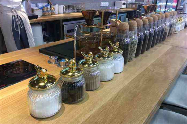 葉语手治奶茶加盟费