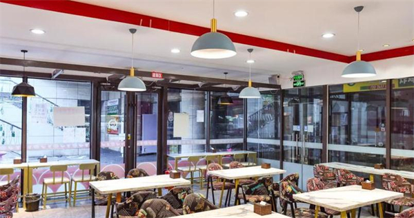 天府川小妹麻辣烫加盟