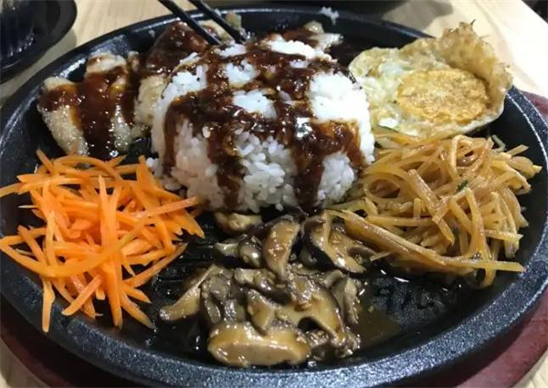 板尚小哥私厨板烧加盟费