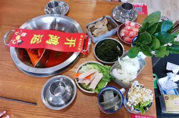 瑞.路边摊火锅加盟费