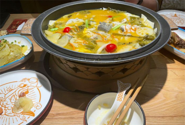 山城外老坛酸菜鱼加盟