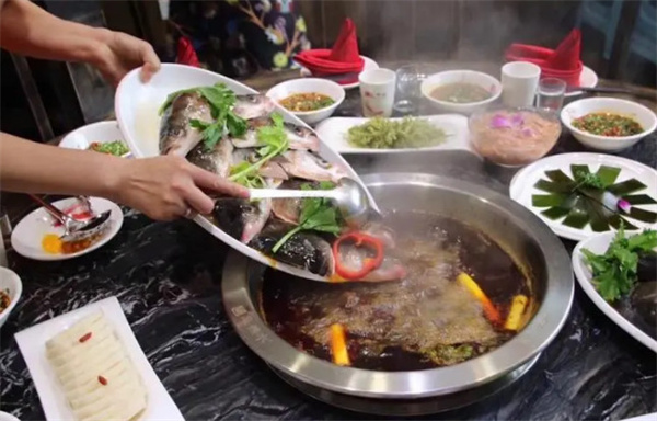 忘情水鱼头火锅加盟费