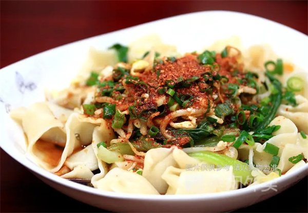 高魁特色刀削面