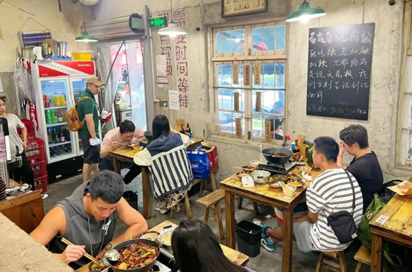 石灰石烧鸡公加盟